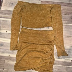 Off shoulder two piece mustard skirt set